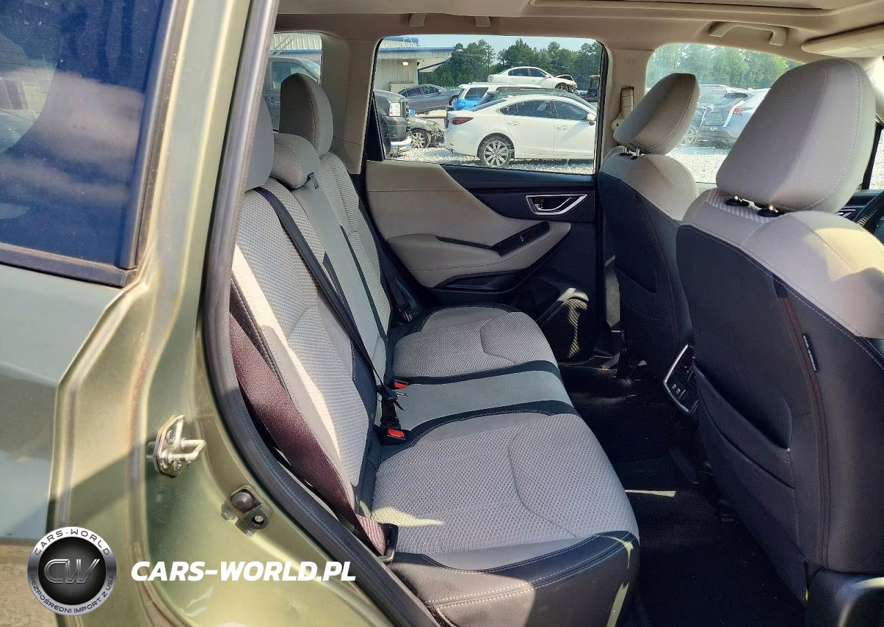 2019 Subaru Forester Premium VIN:JF2SKAGC7KH433975 - 10