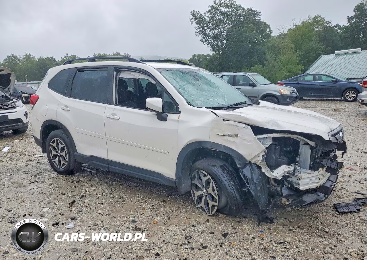 2020 Subaru Forester Premium VIN:JF2SKAJC8LH610060 - 4