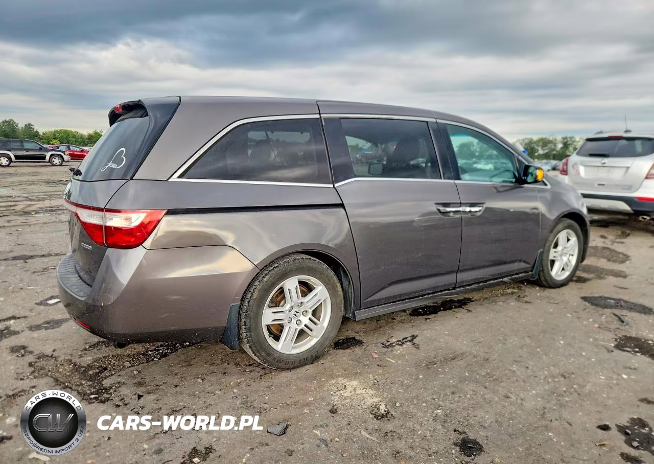 2012 Honda Odyssey Touring VIN:5FNRL5H96CB139862 - 3
