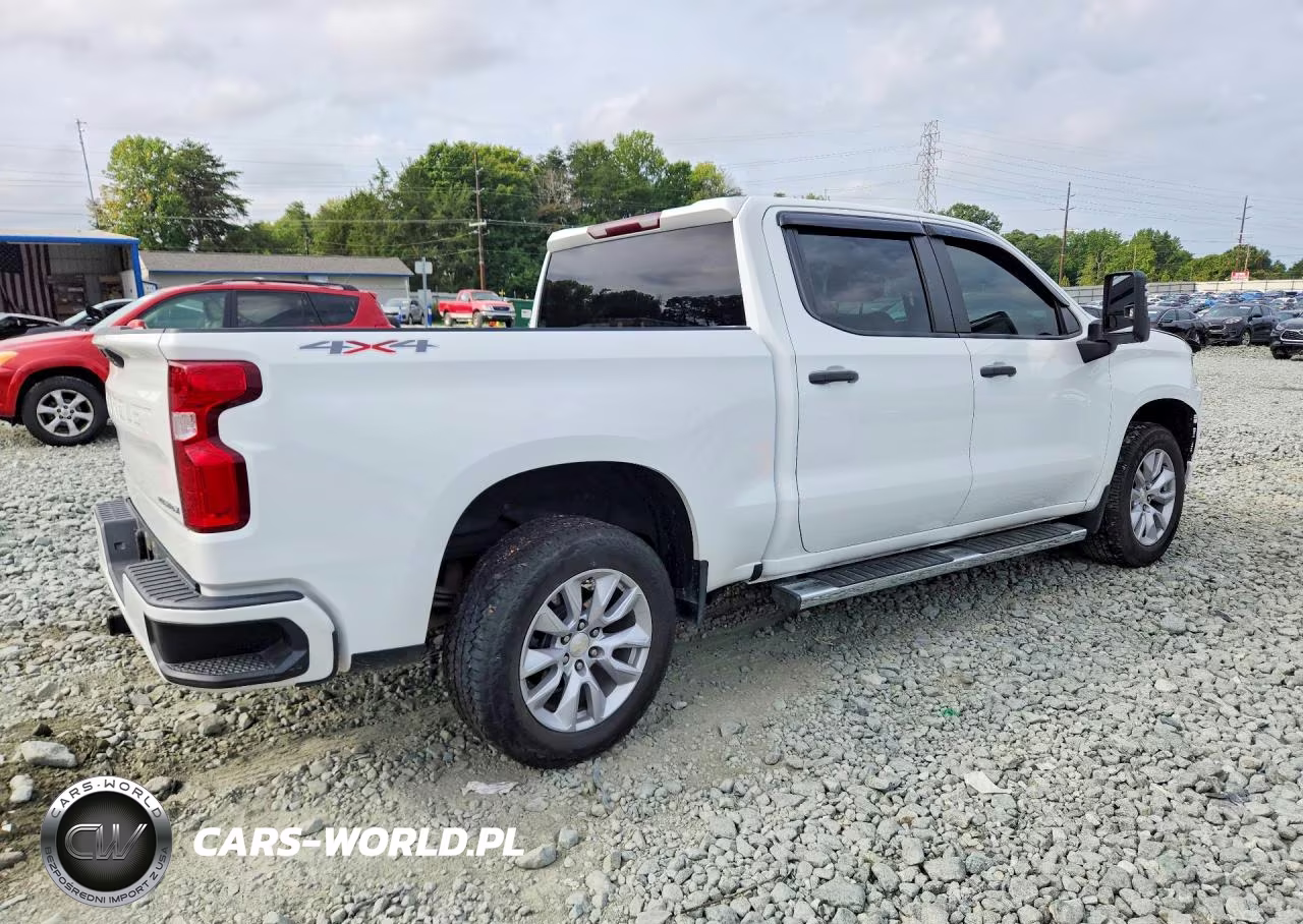 2020 Chevrolet Silverado K1500 Custom VIN:3GCUYBEF0LG382128 - 3