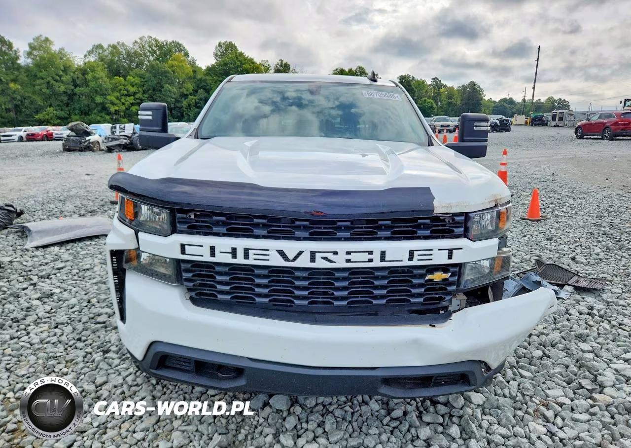 2020 Chevrolet Silverado K1500 Custom VIN:3GCUYBEF0LG382128 - 5