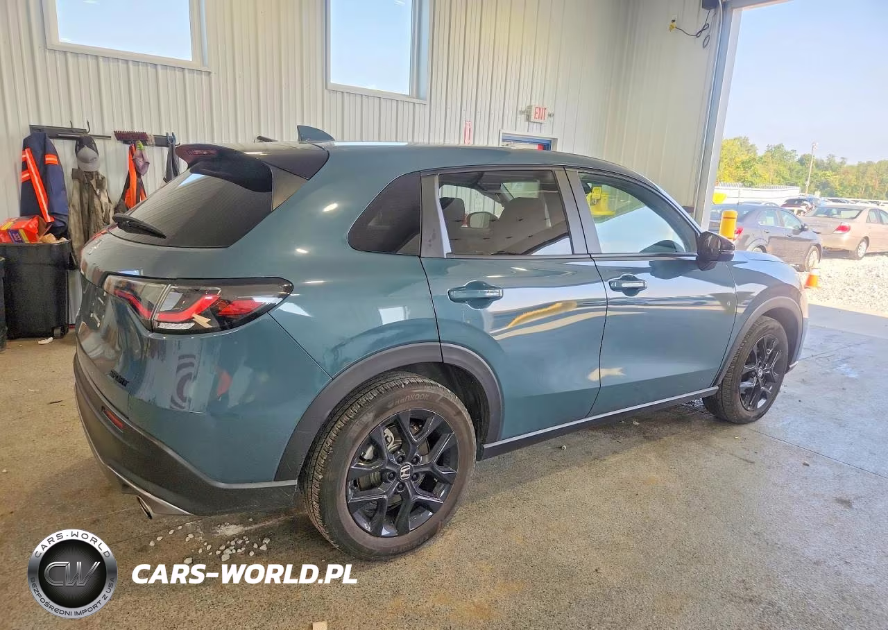 2025 Honda Hr-V Sport VIN:3CZRZ2H57SM703534 - 3
