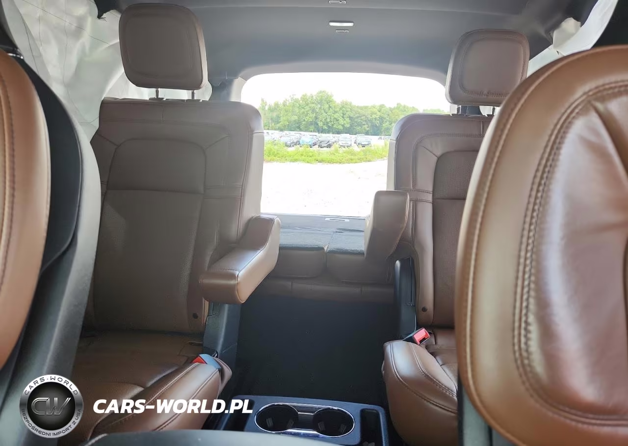 2023 Lincoln Aviator Reserve VIN:5LM5J7XC6PGL13205 - 10