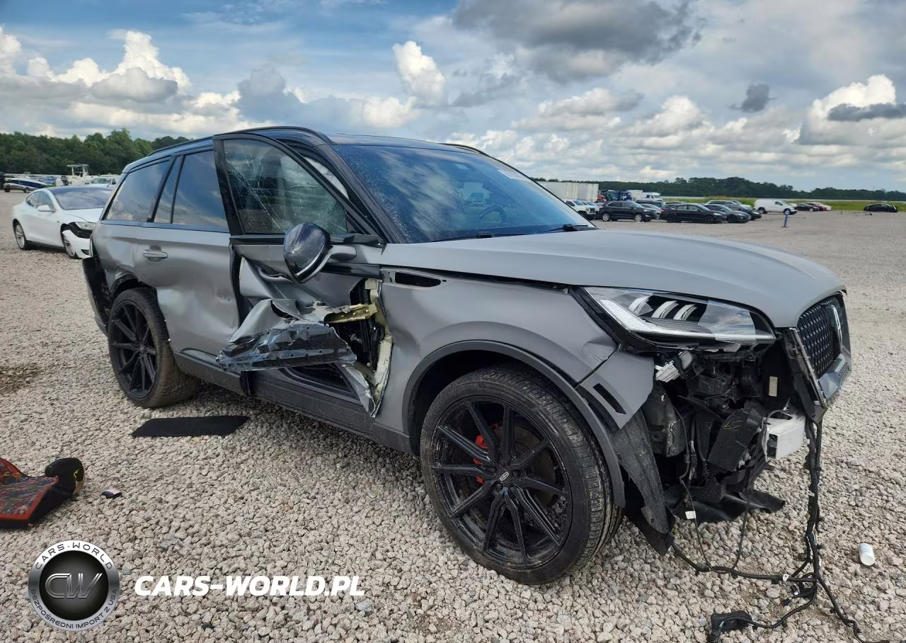 2023 Lincoln Aviator Reserve VIN:5LM5J7XC6PGL13205 - 4