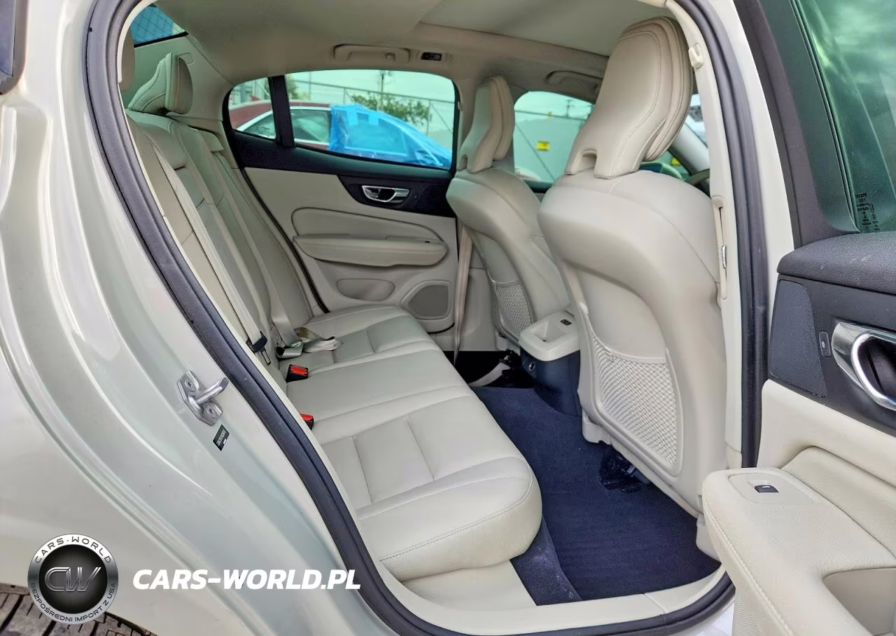 2019 Volvo S60 T6 Momentum VIN:7JRA22TK7KG006767 - 10