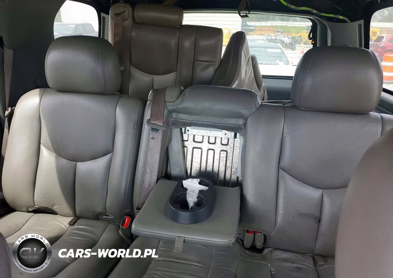 2005 Chevrolet Tahoe K1500 VIN:1GNEK13T15R153699 - 10