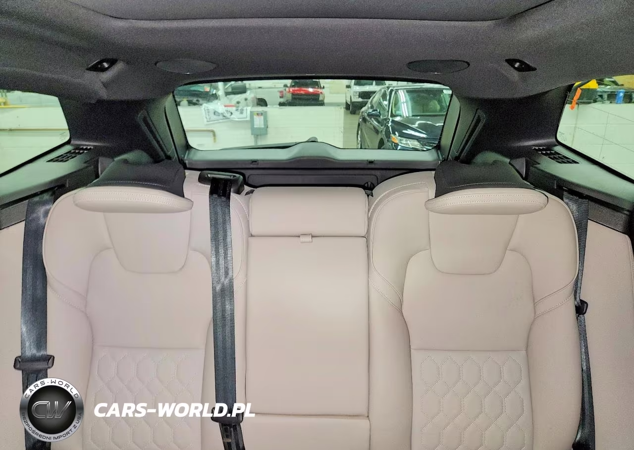 2026 Volvo Xc60 Plus VIN:YV4M12RC5T1499946 - 10
