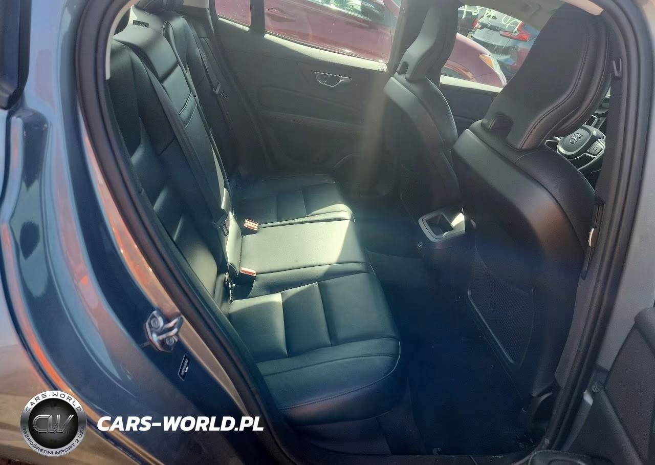 2020 Volvo S60 T5 Momentum VIN:7JR102FK9LG067833 - 10