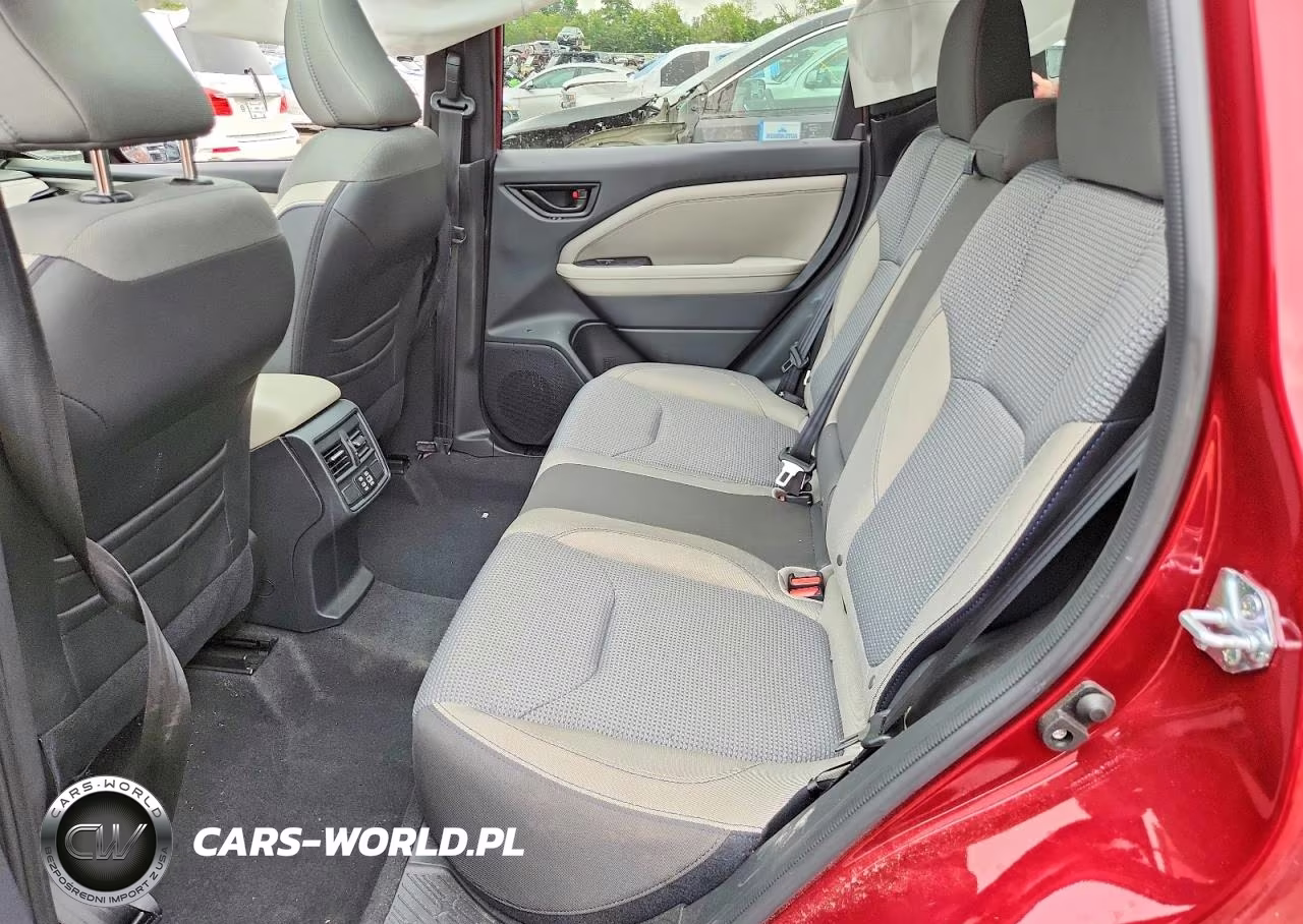 2025 Subaru Forester Premium VIN:JF2SLDDC0SH414056 - 11