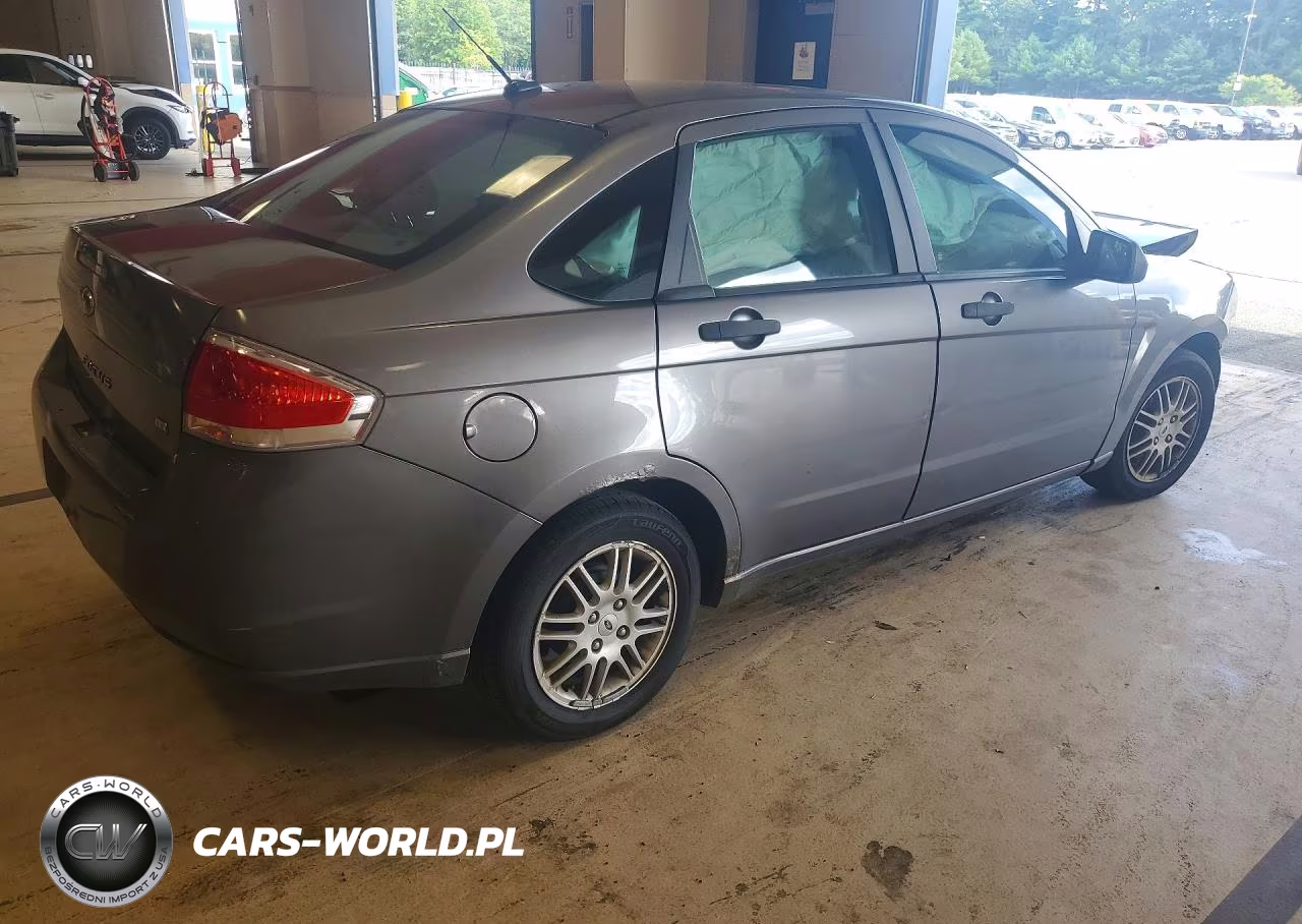 2010 Ford Focus Se VIN:1FAHP3FN8AW219604 - 3