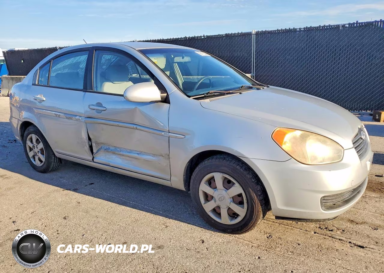 2006 Hyundai Accent Gls VIN:KMHCN46C56U051353 - 4