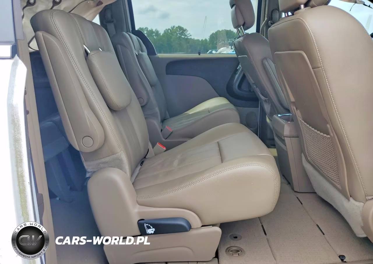 2014 Chrysler Town & Country Touring VIN:2C4RC1BG3ER347236 - 11