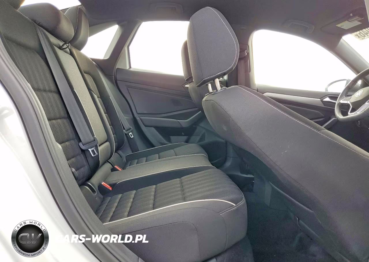 2024 Volkswagen Jetta Sport VIN:3VWBM7BU3RM078933 - 10