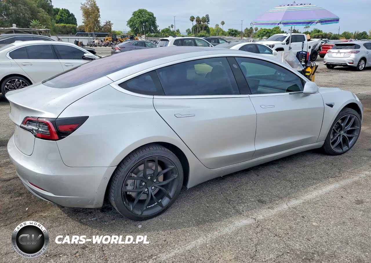 2018 Tesla Model 3 VIN:5YJ3E1EA3JF009722 - 3