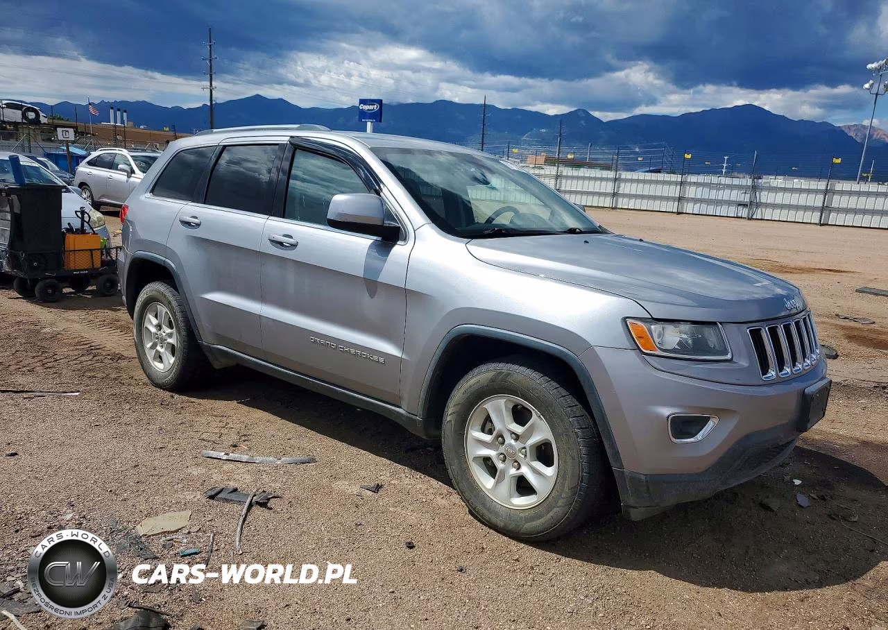 2015 Jeep Grand Cherokee Laredo VIN:1C4RJFAG1FC631110 - 4