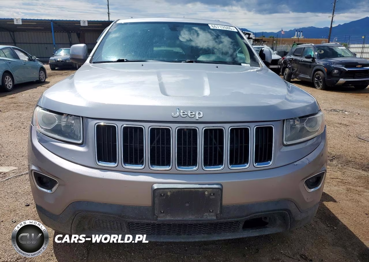2015 Jeep Grand Cherokee Laredo VIN:1C4RJFAG1FC631110 - 5