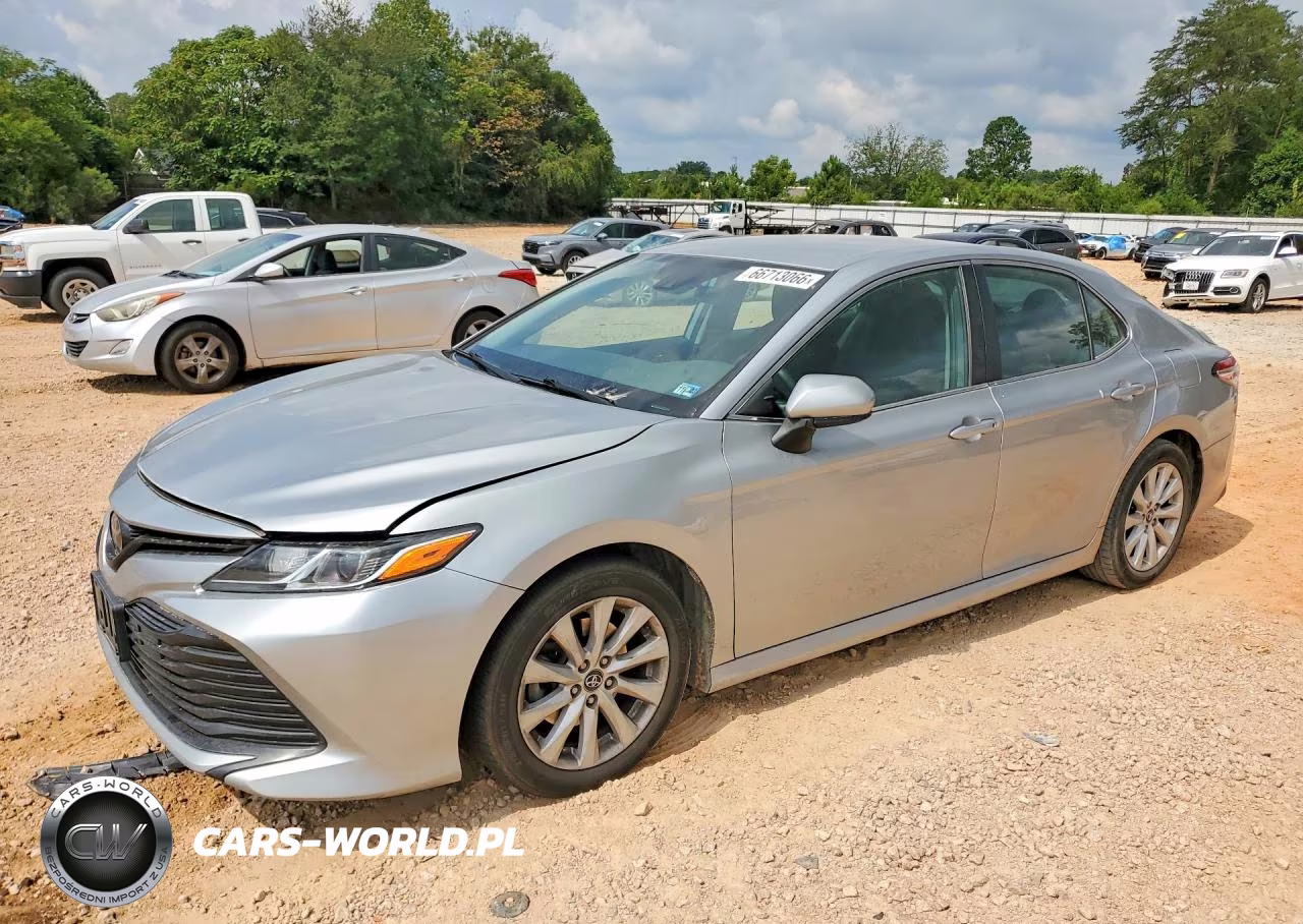 2019 Toyota Camry Le – zdjęcie 1 z 12