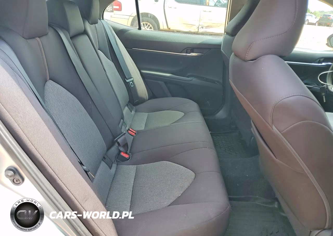 2019 Toyota Camry Le VIN:4T1B11HK6KU175555 - 10
