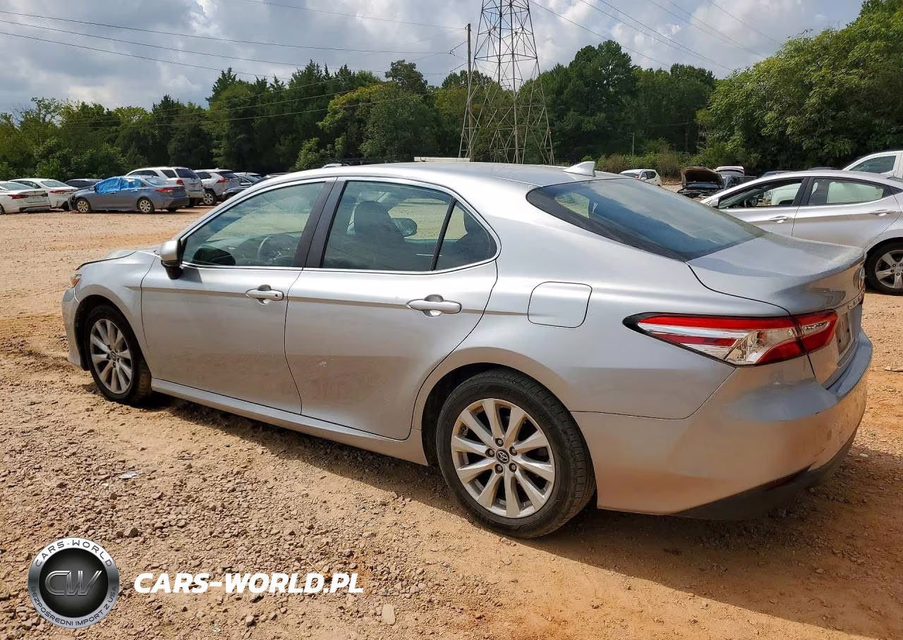 2019 Toyota Camry Le VIN:4T1B11HK6KU175555 - 2