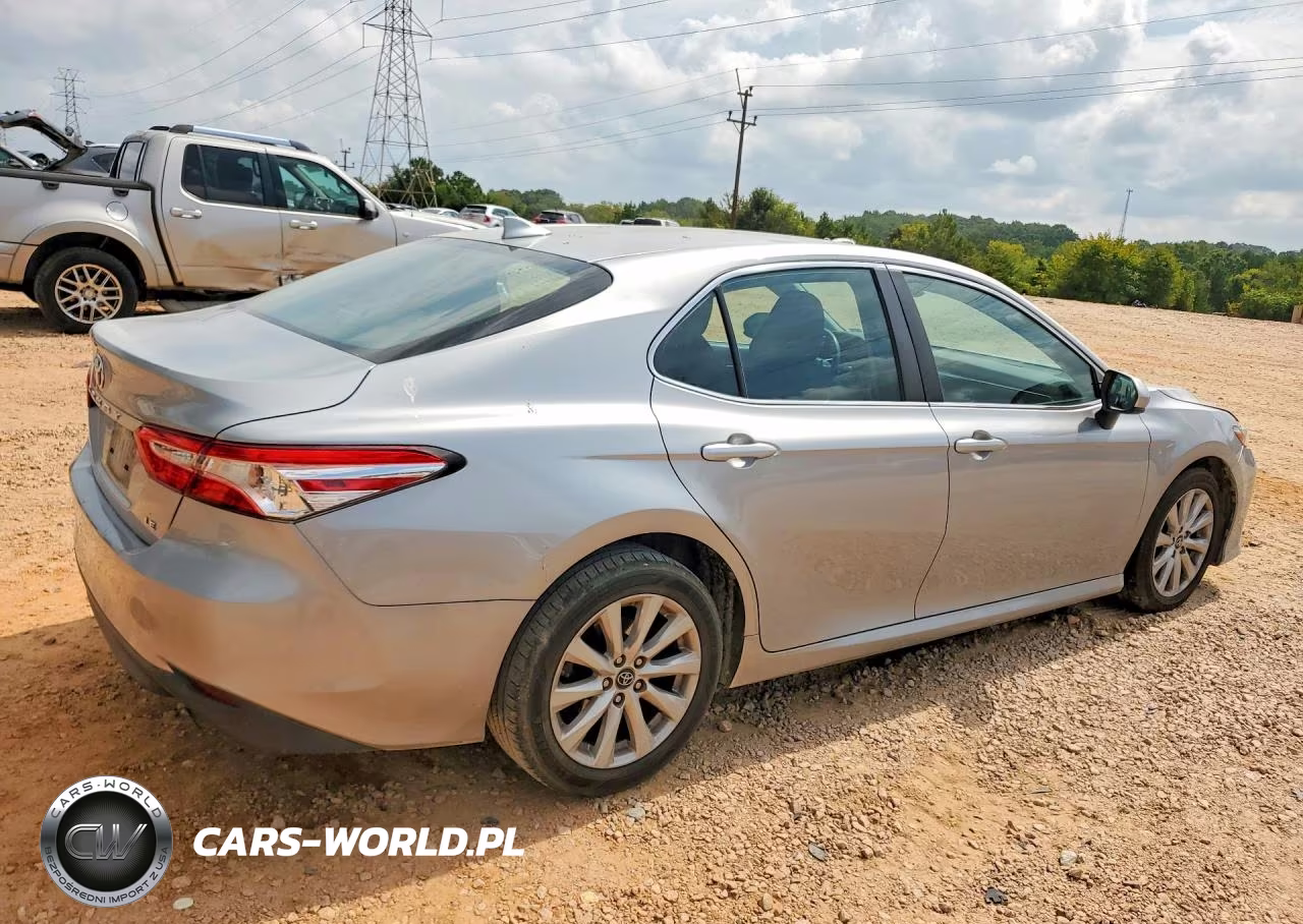 2019 Toyota Camry Le VIN:4T1B11HK6KU175555 - 3