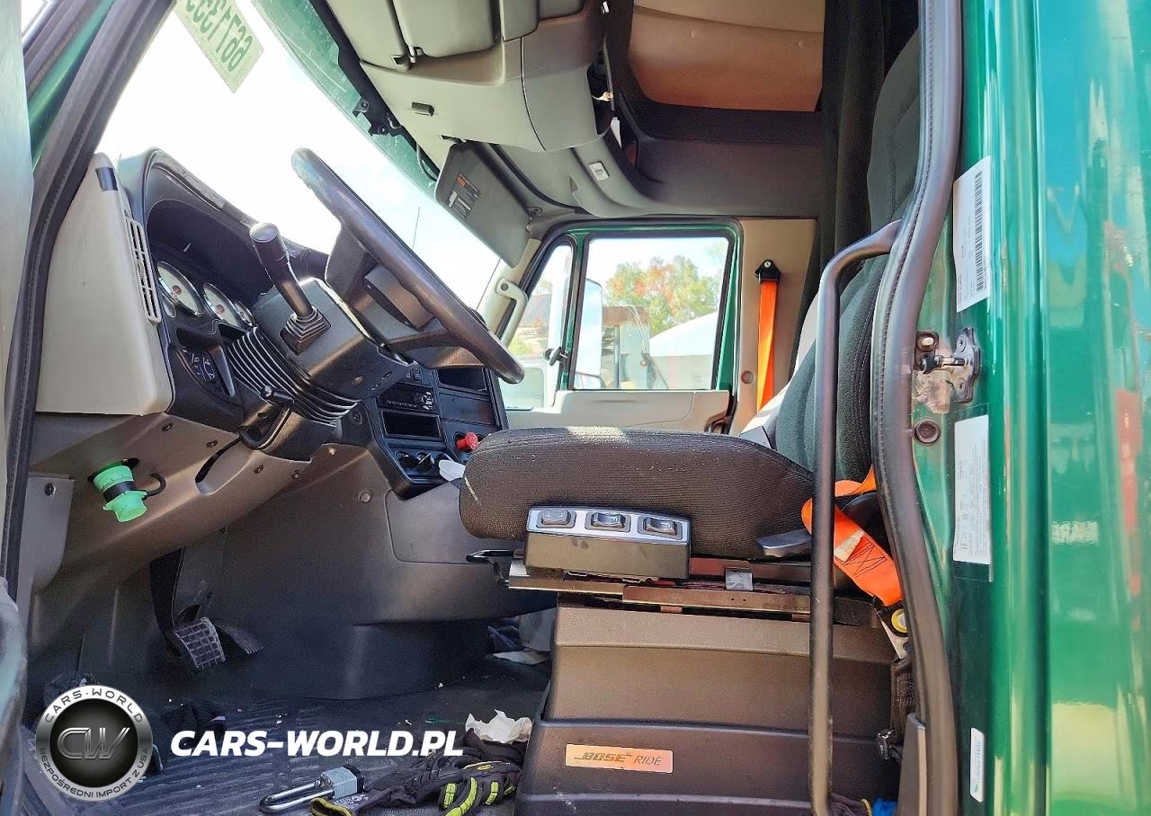 2017 International Prostar Semi Truck VIN:3HSDJAPRXHN415409 - 7