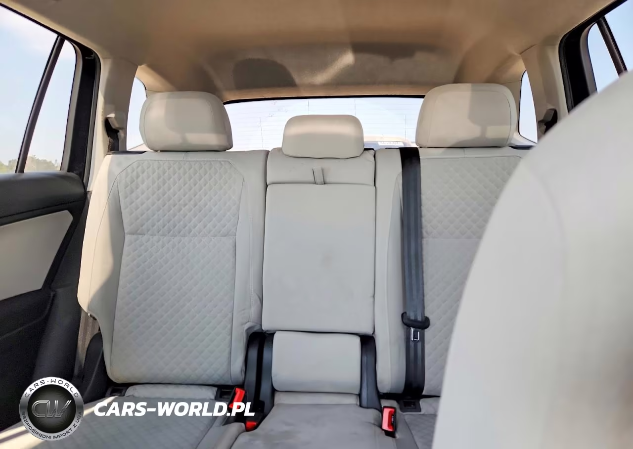 2018 Volkswagen Tiguan S VIN:3VV1B7AX6JM064675 - 10