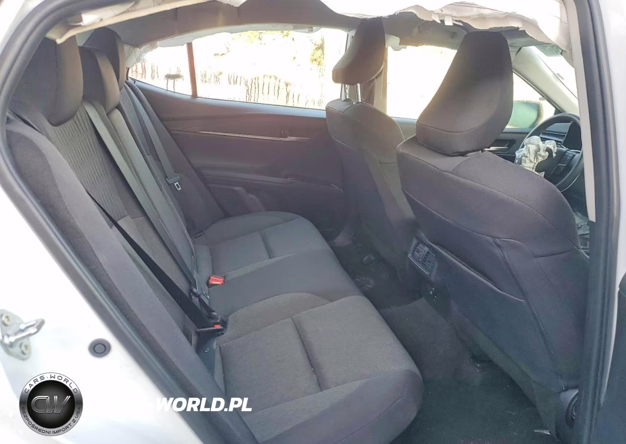 2025 Toyota Camry Le VIN:4T1DAACK4SU585416 - 10