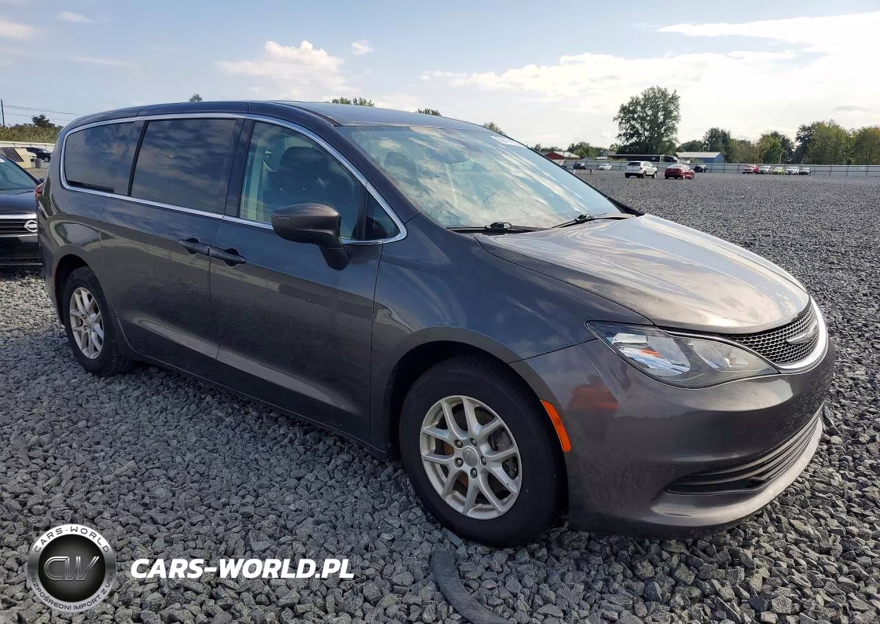 2017 Chrysler Pacifica Touring VIN:2C4RC1DG1HR723174 - 4