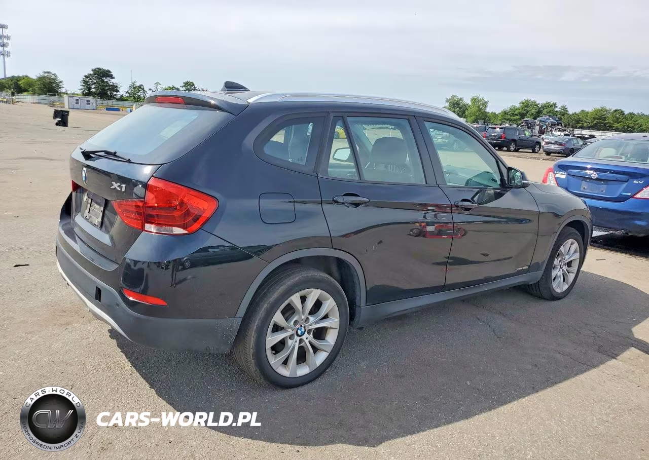 2014 BMW X1 xDrive28I VIN:WBAVL1C56EVY18284 - 3