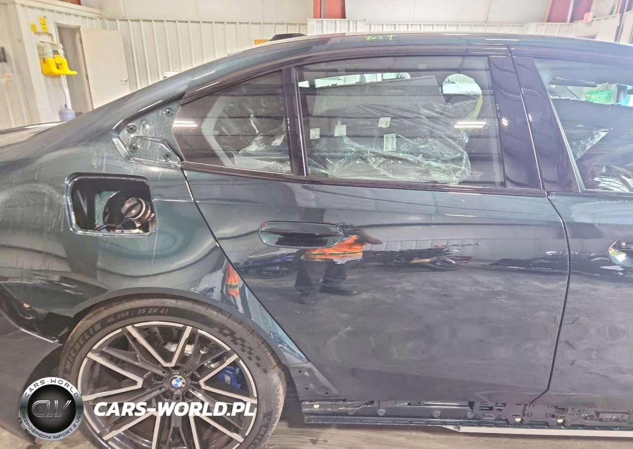 2027 BMW M5 VIN:WBS83FK00VCY26470 - 10