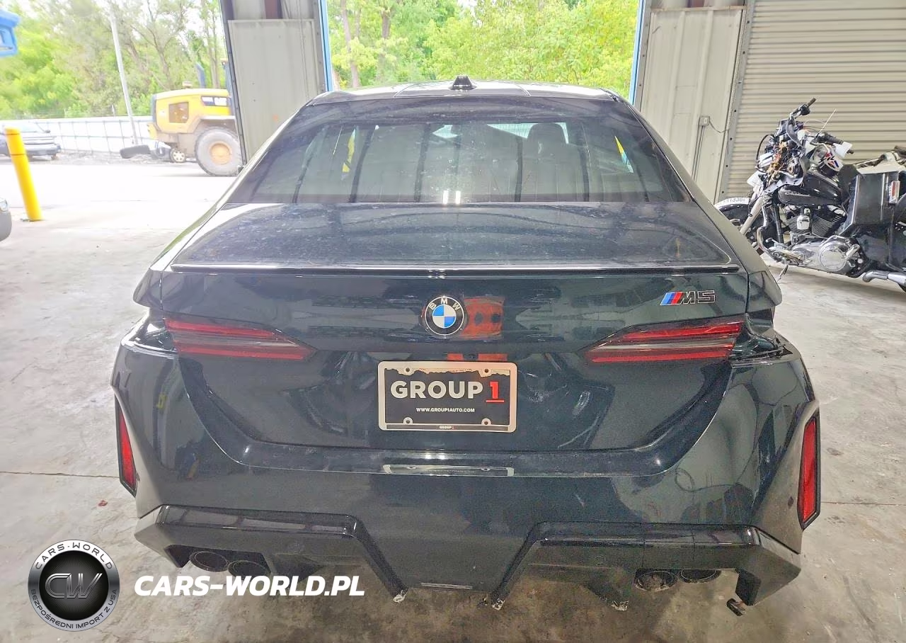 2027 BMW M5 VIN:WBS83FK00VCY26470 - 6