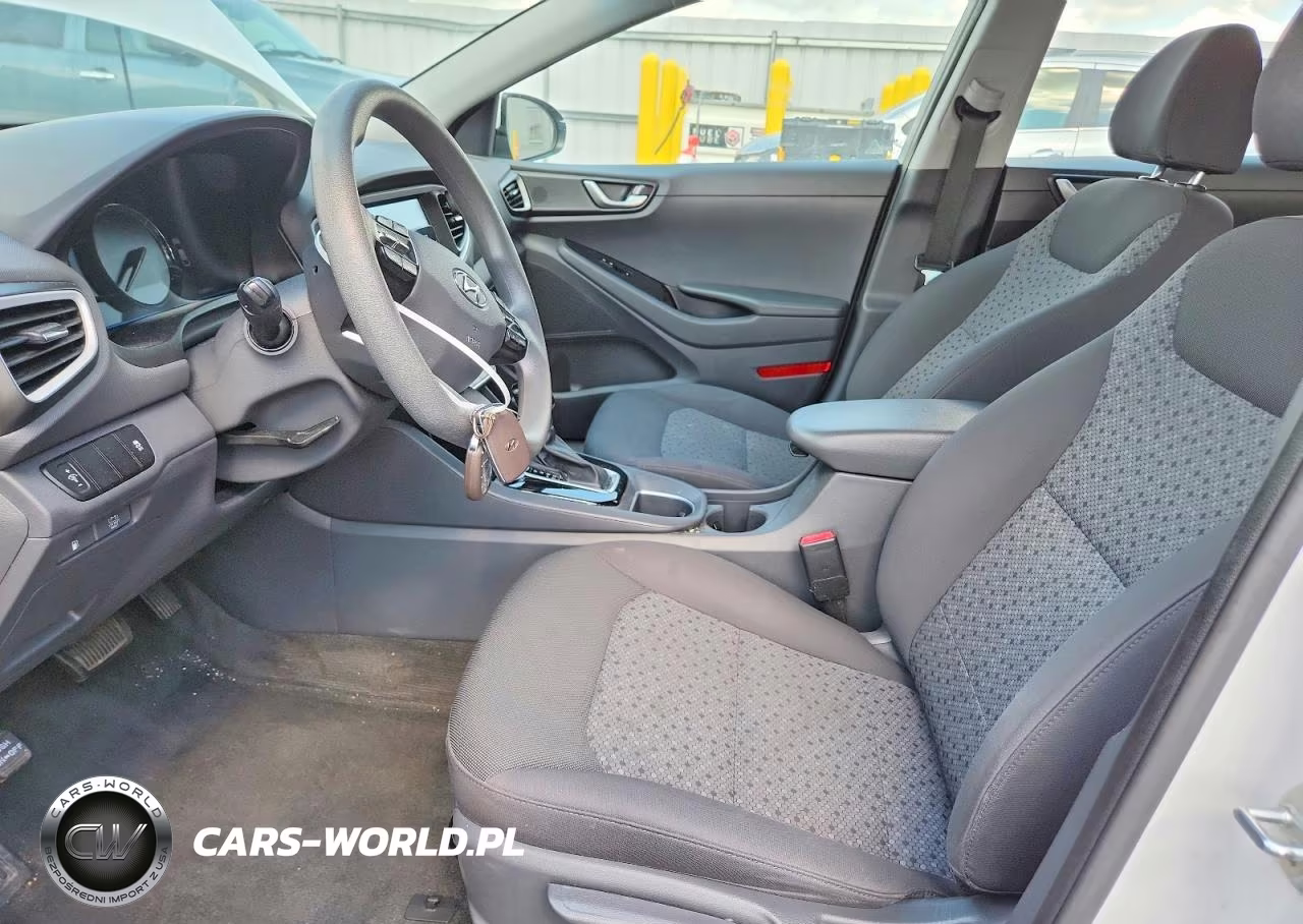 2018 Hyundai Ioniq Blue VIN:KMHC65LC2JU091373 - 7