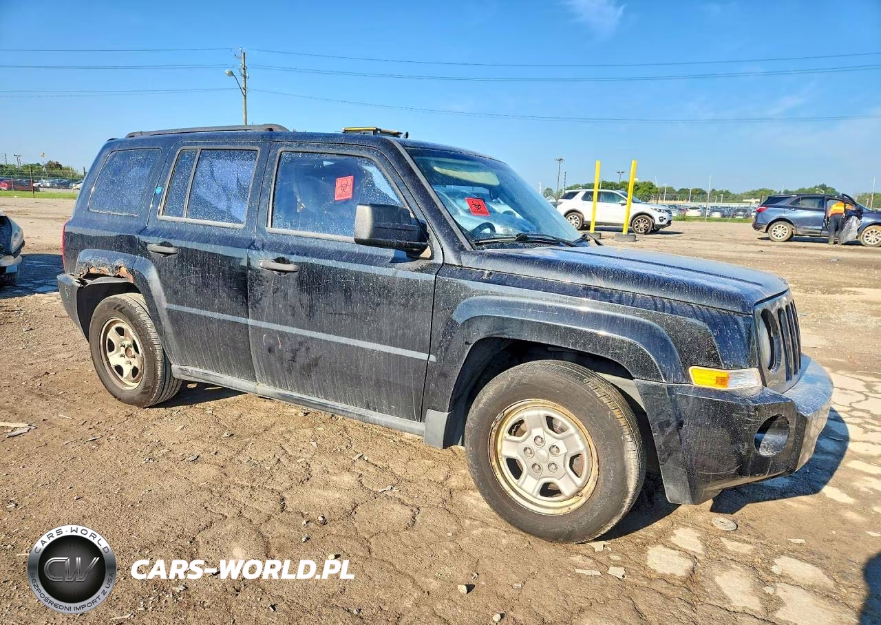 2008 Jeep Patriot Sport VIN:1J8FT28058D608675 - 4