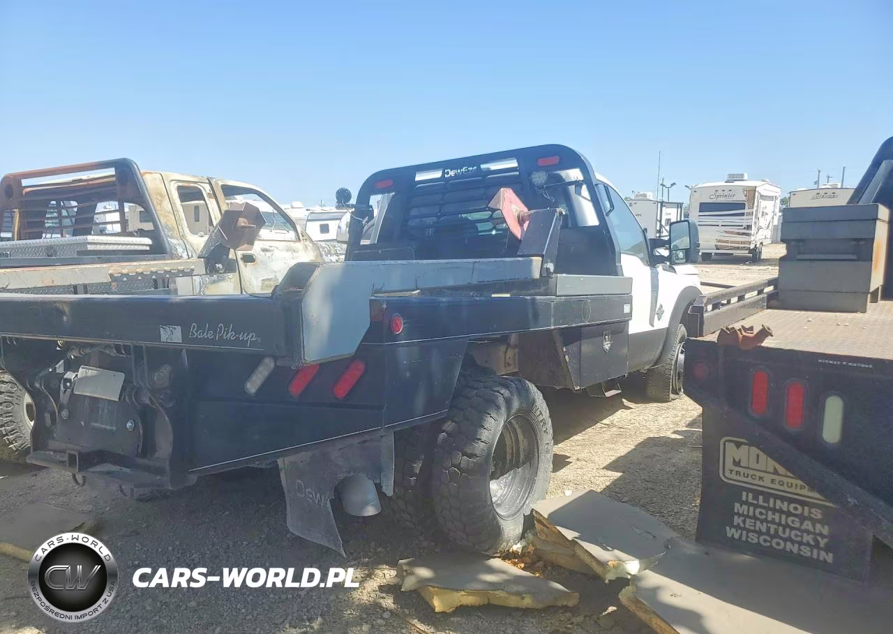2015 Ford F350 Super Duty VIN:1FDRF3HT3FEC23825 - 3