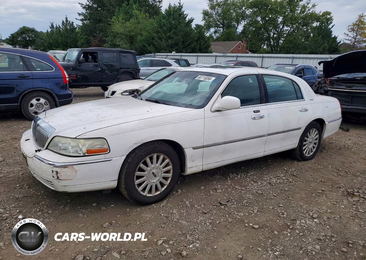 2003 Lincoln Town Car Signature