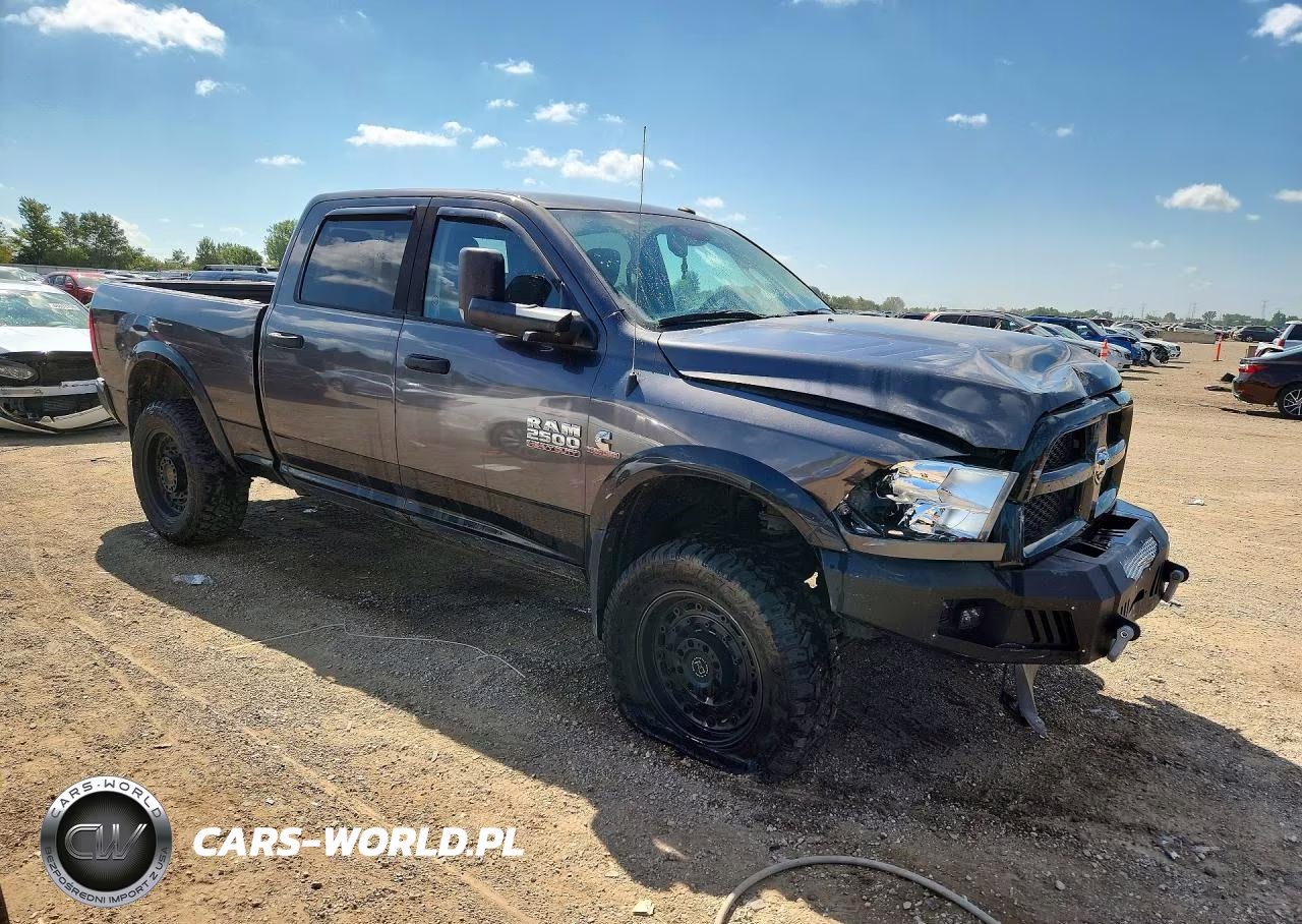 2015 Ram 2500 Slt VIN:3C6UR5DL1FG670581 - 4