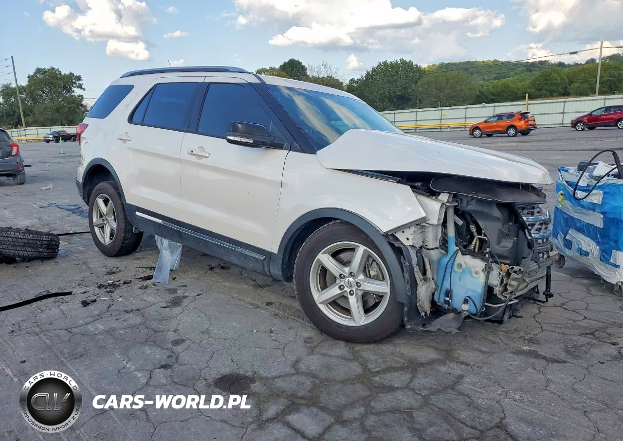 2018 Ford Explorer Xlt VIN:1FM5K7D86JGB25999 - 4