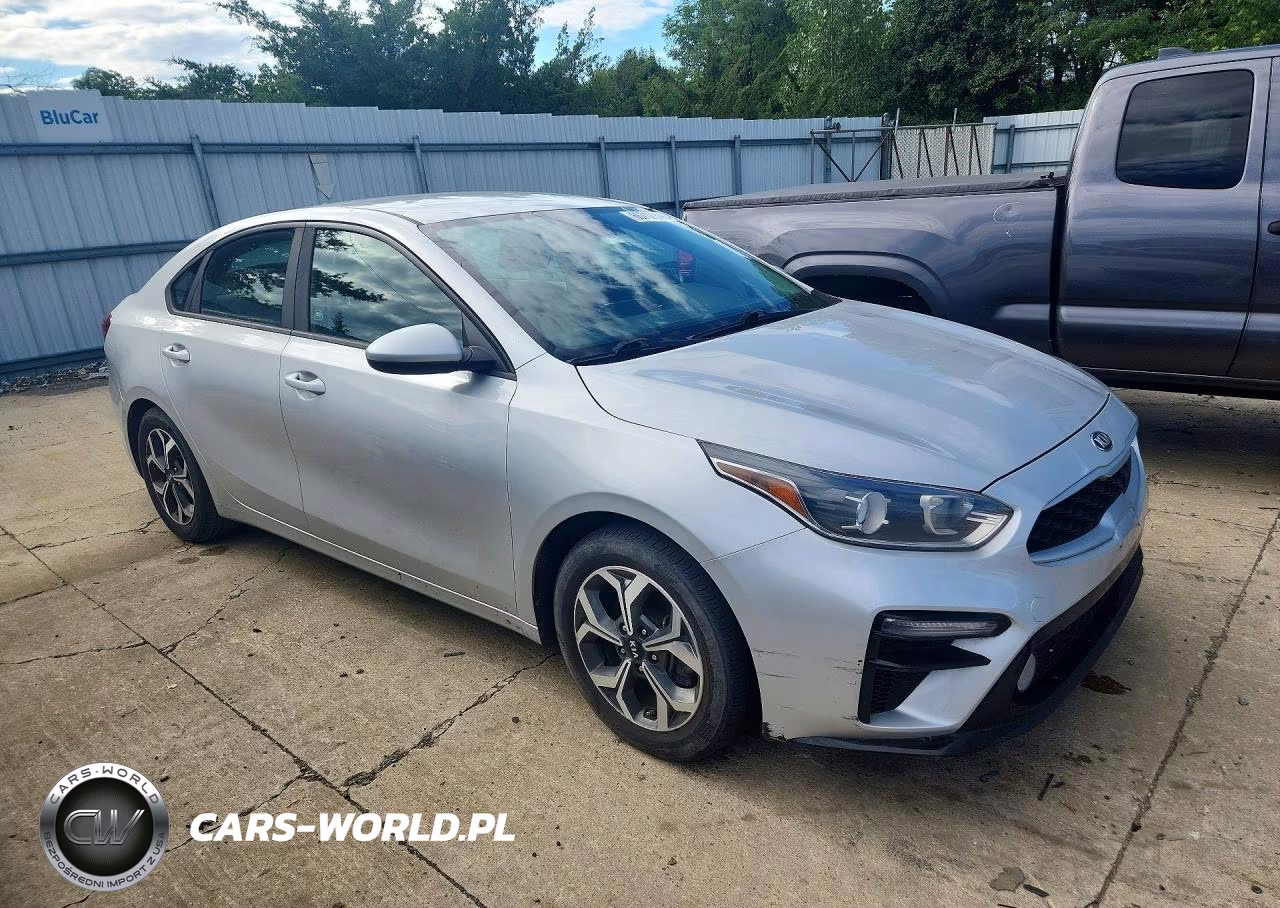 2019 Kia Forte Lxs VIN:3KPF24AD2KE104951 - 4