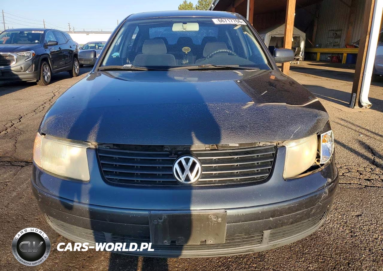 2000 Volkswagen Passat Gls VIN:WVWMD23B2YP300172 - 5
