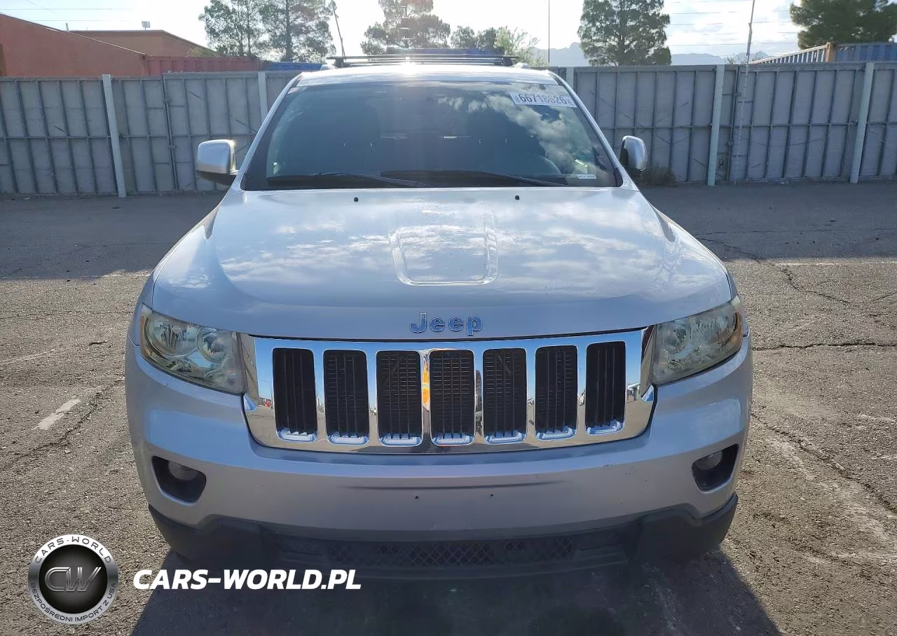 2012 Jeep Grand Cherokee Laredo VIN:1C4RJFAG9CC118974 - 5