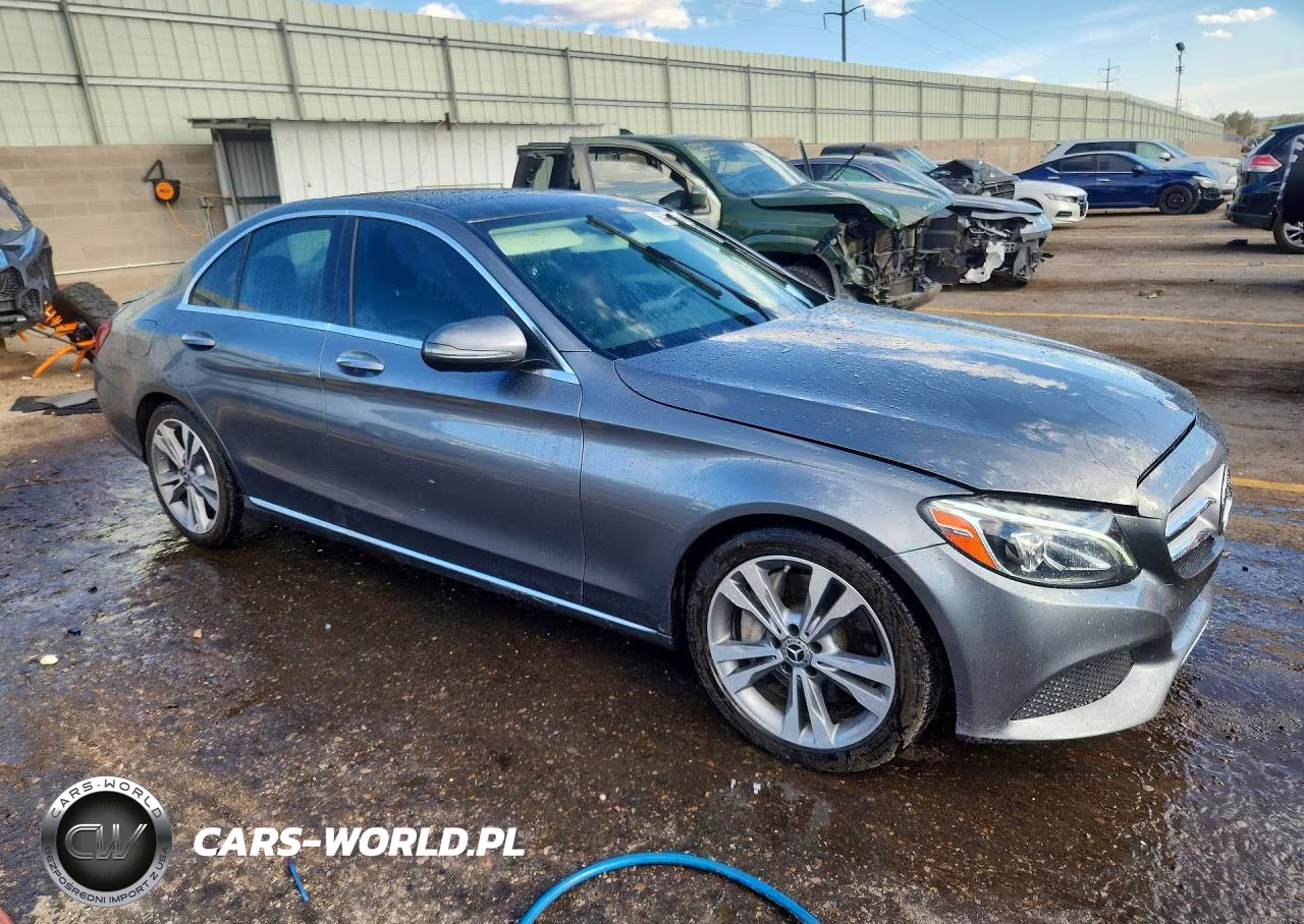 2017 Mercedes-Benz C 300 VIN:55SWF4JB3HU218025 - 4
