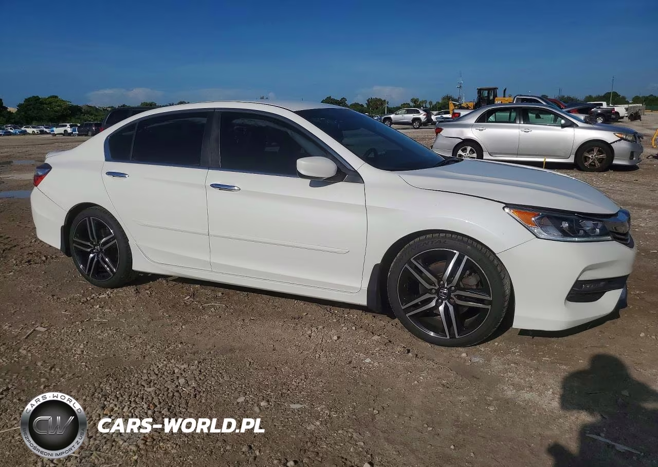 2016 Honda Accord Sport VIN:1HGCR2F5XGA167103 - 4