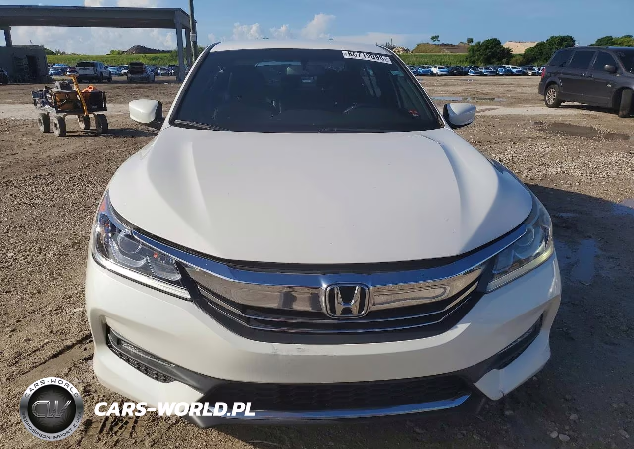 2016 Honda Accord Sport VIN:1HGCR2F5XGA167103 - 5