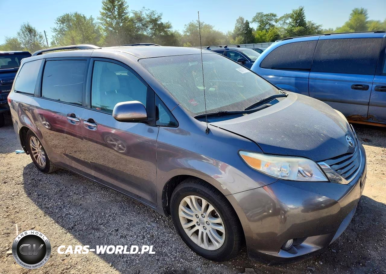 2013 Toyota Sienna Xle 8-Passenger VIN:5TDYK3DC5DS299393 - 4