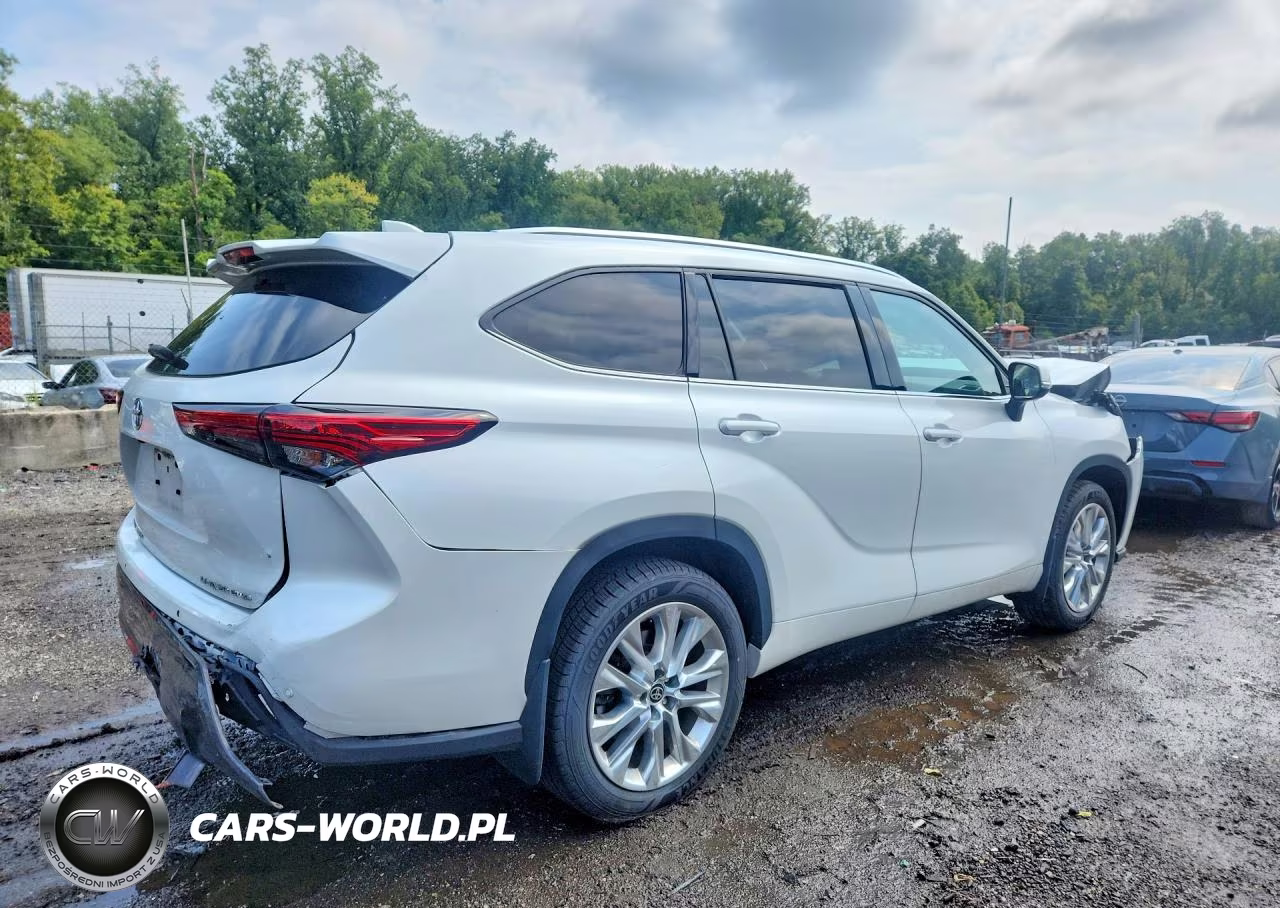 2022 Toyota Highlander Limited VIN:5TDDZRBH2NS184702 - 3