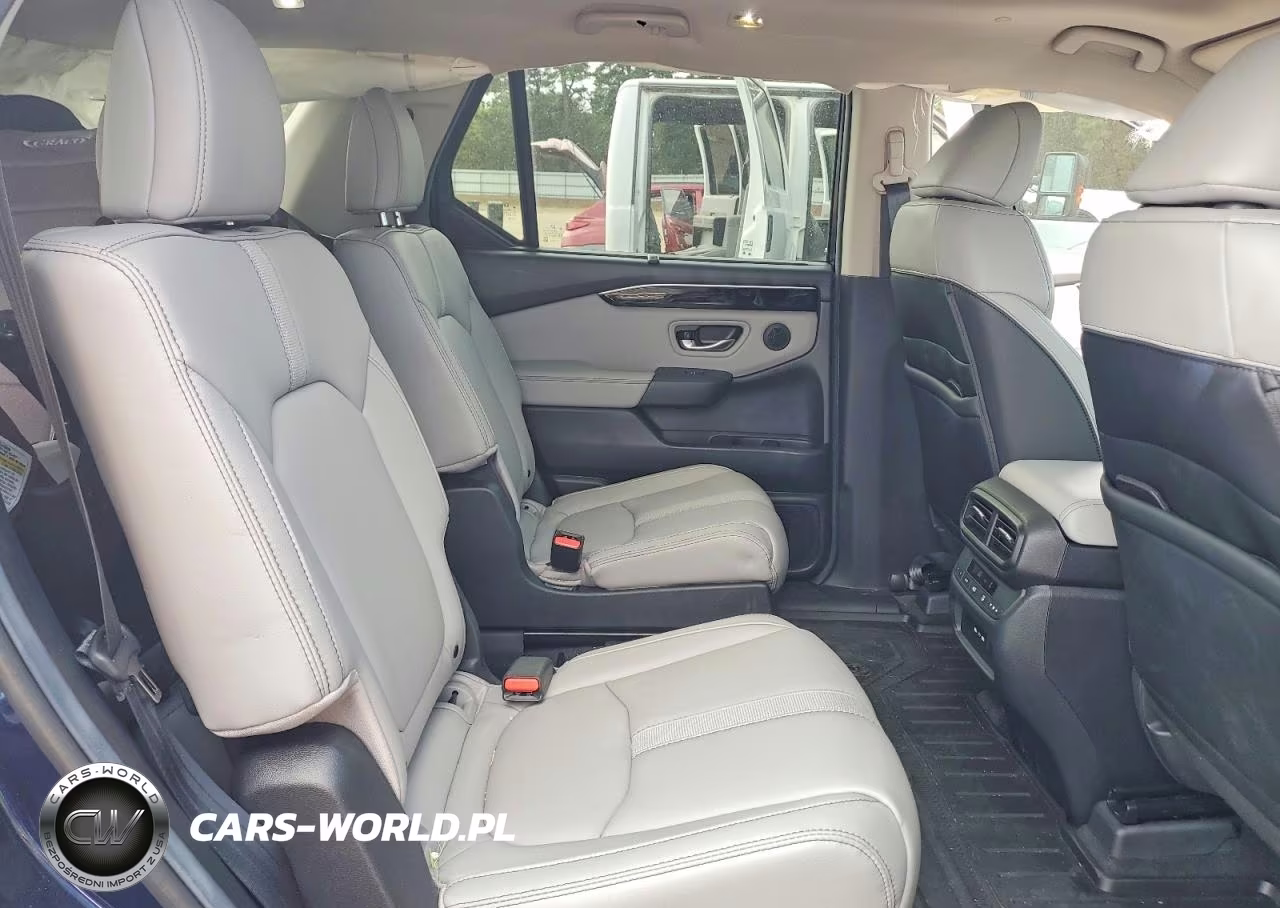 2025 Honda Pilot Touring VIN:5FNYG2H72SB037454 - 11