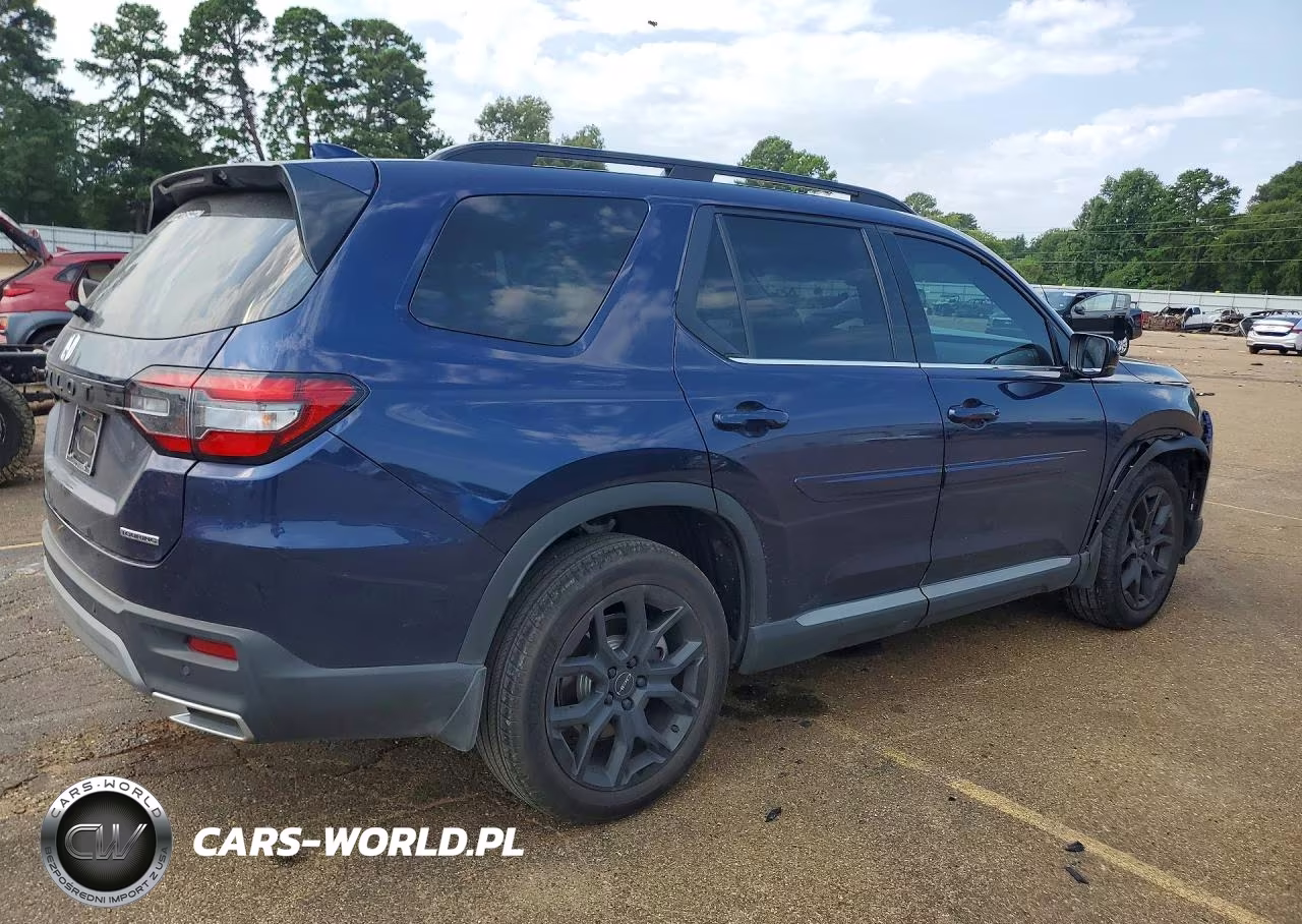 2025 Honda Pilot Touring VIN:5FNYG2H72SB037454 - 3