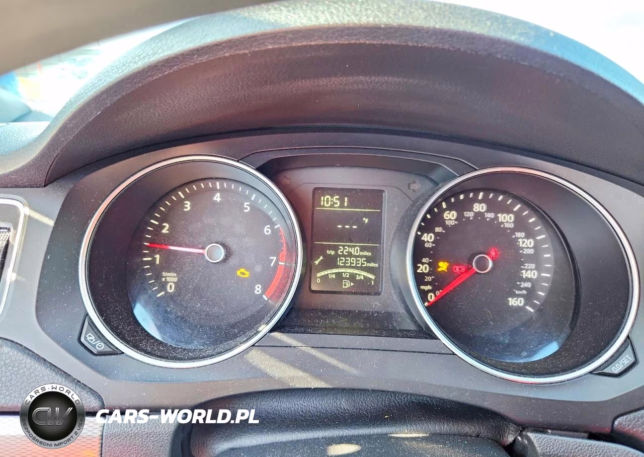 2018 Volkswagen Jetta S VIN:3VW2B7AJ5JM248792 - 9