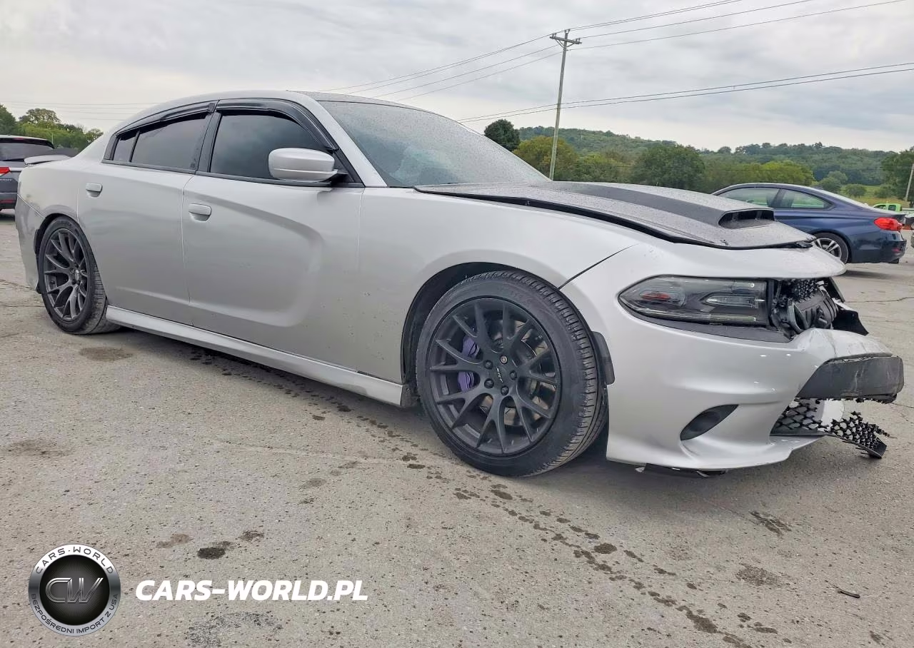 2019 Dodge Charger Scat Pack VIN:2C3CDXGJ9KH760472 - 4