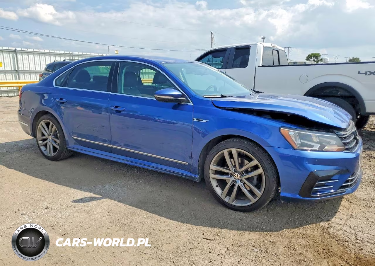 2017 Volkswagen Passat R-Line VIN:1VWDT7A34HC070652 - 4